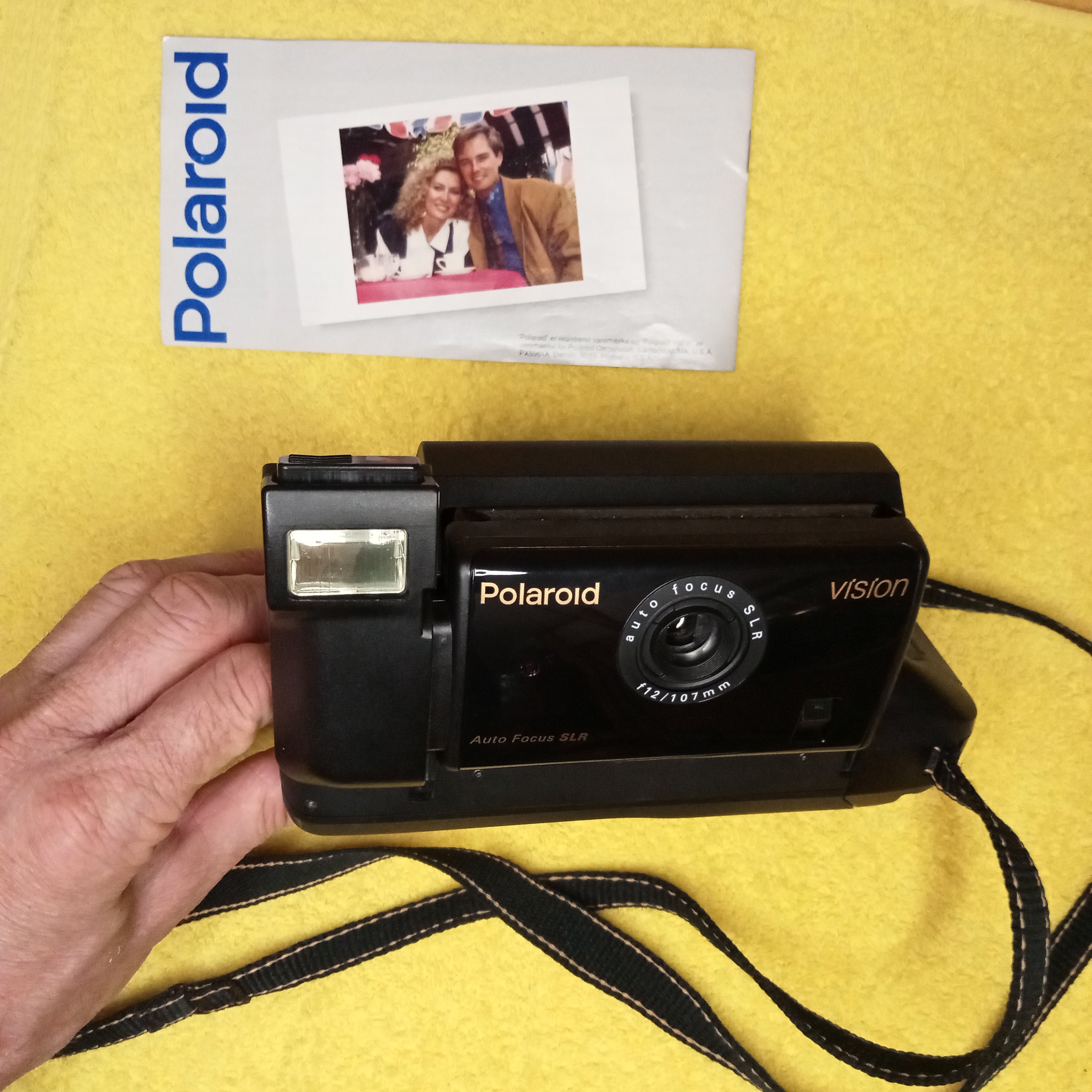 Polaroid Now I-Type Instant Camera -White Camera + Gold Film Bundle (6185)