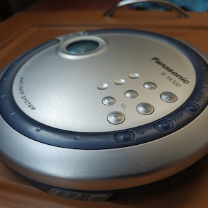 Working CD player Panasonic SL-SX320, made in Japan, Osaka, portable retro cd player, compact,anti pass