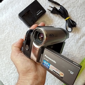 Panasonic NV-GS200 EG-S miniDV Camcorder: Amazon.co.uk