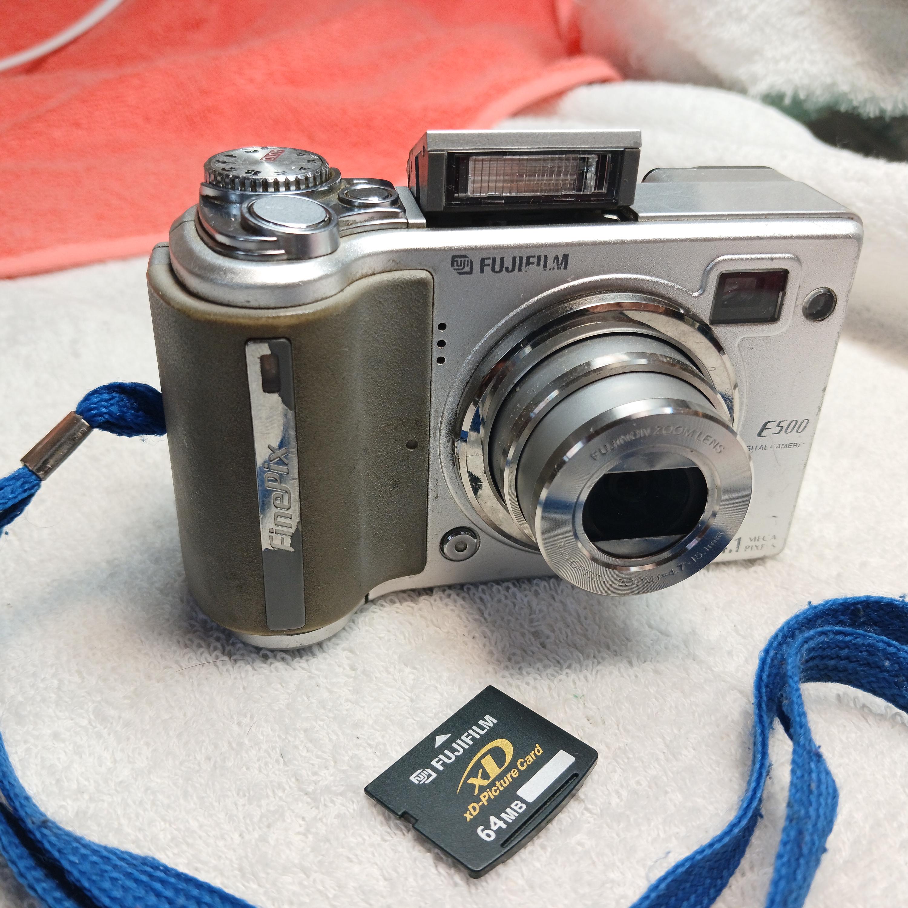 Working Vintage Fujifilm Finepix E500 Digital Camera – Y2K