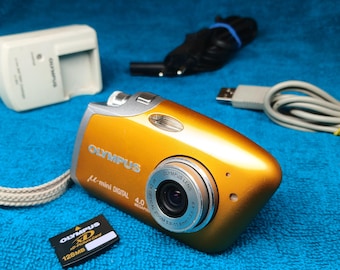 GIFT Olympus Mju Mini Digital 4.0 Megapixel Orange Set (power