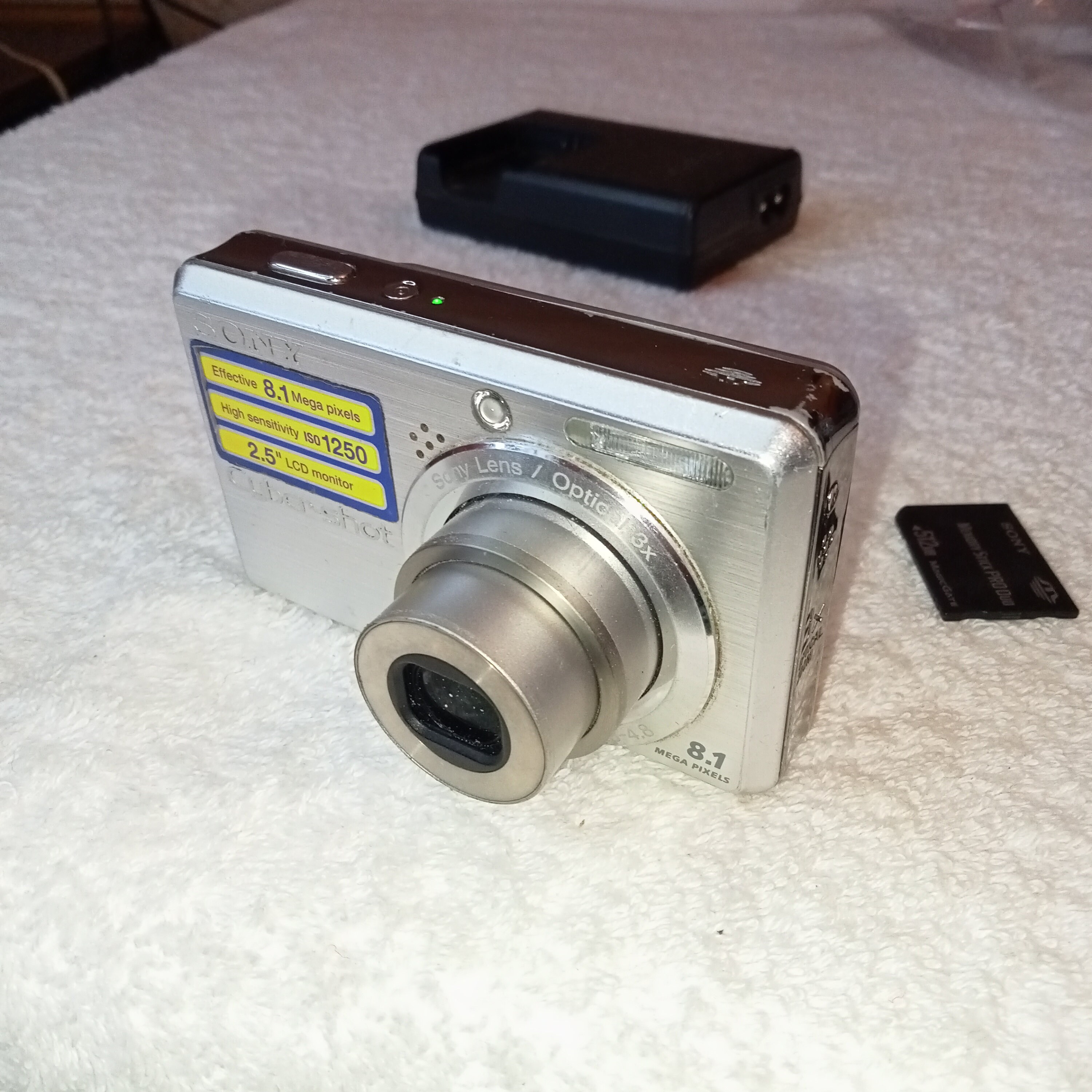 Working Sony Cybershot DSCS780 Sony Lens Optics 8.1 Megapixel Camera