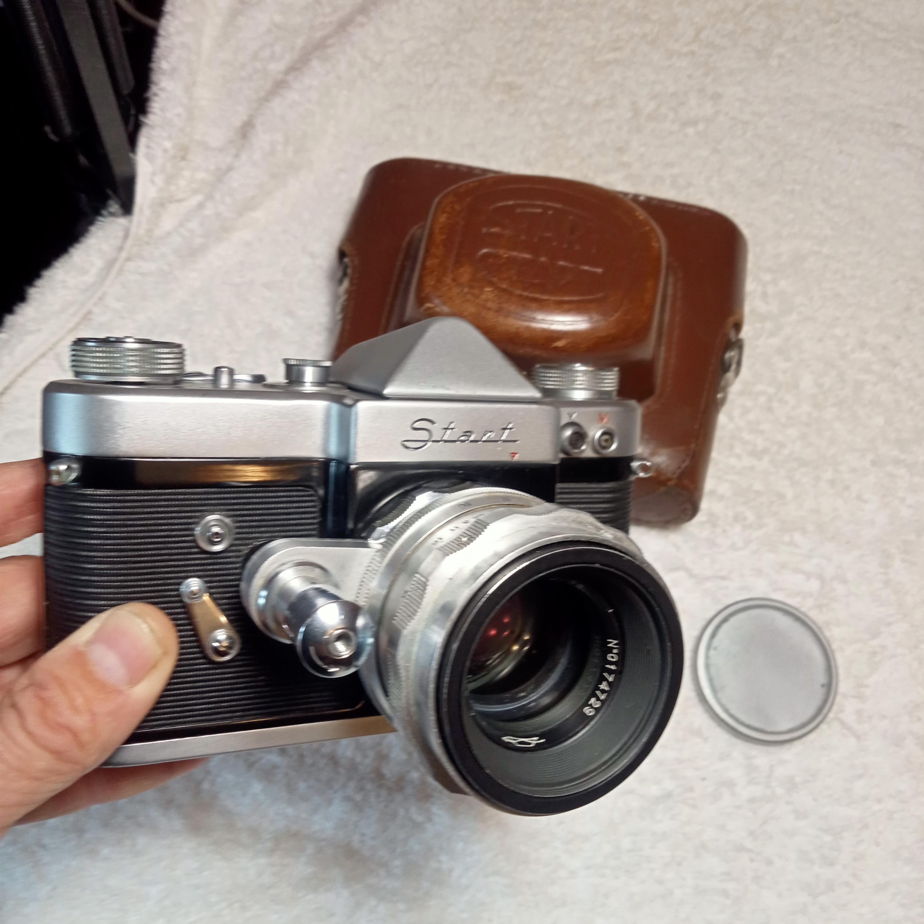 動作する希少なソビエト製カメラ Start、35 mm レンズ Helios-44 USSR