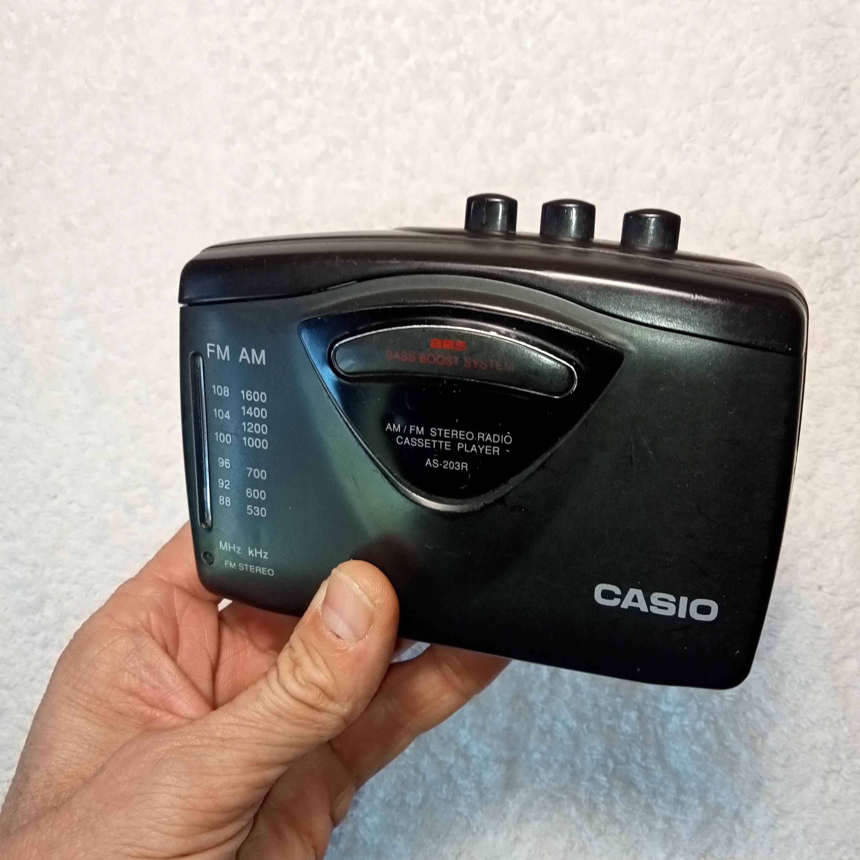 Mini enregistreur à cassettes Casio AS-303R, lecteur radio à cassette stéréo AM/FM, lecteur radio à cassettes vintage élégant, Japon