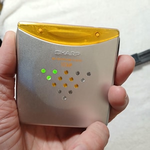 Vintage Sharp MD-ST70-Y Portable MiniDisc Player MDLP Silver/Orange| Fully Tested Working Walkman with New Gumstick Battery,USB Charger,Disc