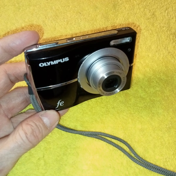 Olympus FE-45, black Olympus working digital camera with 3x optical zoom, compact Olympus 10 MP lens, stylish camera
