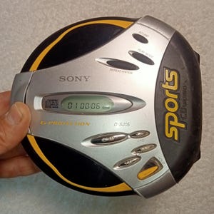 Funktionierender Sony D-SJ15, Sport-CD-Player, Walkman-CD-Player, G-Schutz, mit stylischem Sony-Kassettenspieler