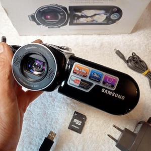 Videocamera digitale funzionante nera Samsung SMX-F30BP, Handycam con zoom 34x, zoom digitale 42x, tipo di supporto scheda SD