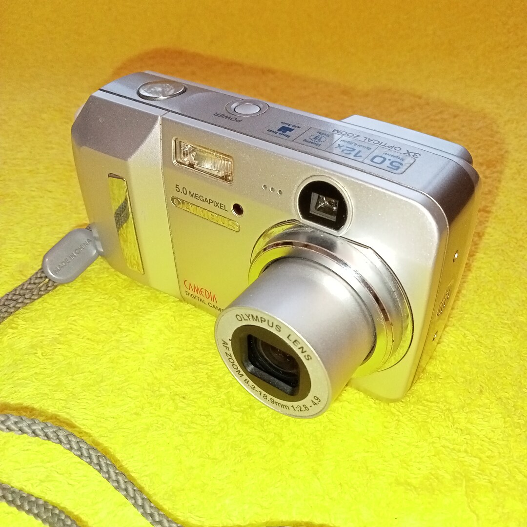 Olympus CAMEDIA C500 Working Compact Digital Camera Retro Style Silver