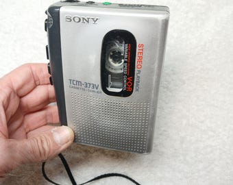 カセットテーププレーヤー：ソニー ウォークマン TPS-L2 初代