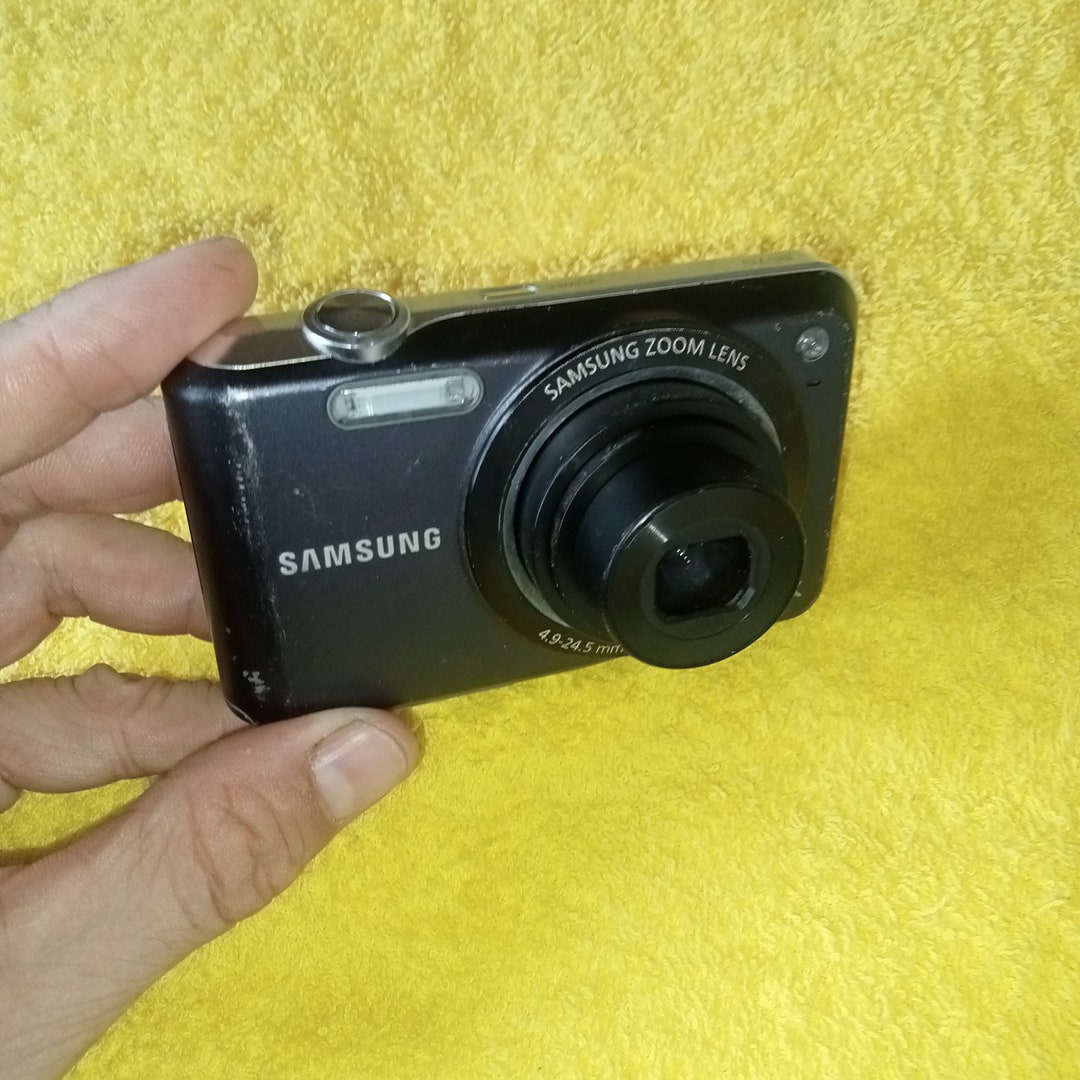 Working Black Digital Camera Samsung ES70, Compact Digital Camera 12.2