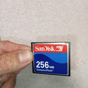 Cartão de memória Compact Flash funcional, San Disc, 256 MGB, SDCFB para câmeras digitais e gravadoras