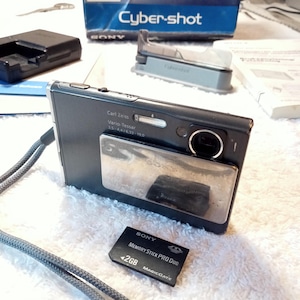 Working digital camera Sony Cybershot DSC-T7, 3x optical zoom, 5.1 MP, gray, Carl Zeiss Optics, Japan, metal camera, ultra thin