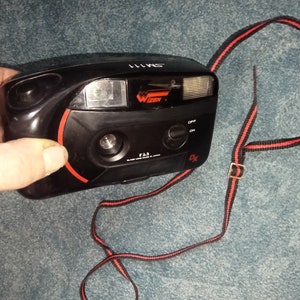 Working Film Camera for beginners Wizen SM111, 35mm Point-Shoot Camera from the 90s. Autoflash DX, Camera Retro Kodak Analogue Photo