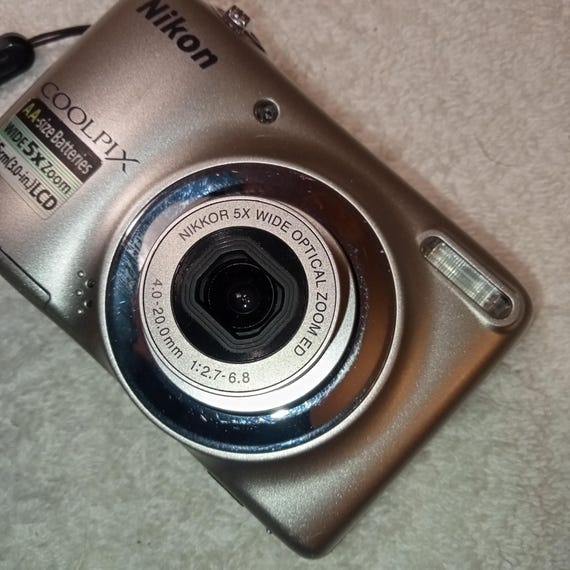 Silver Working Camera Nikon Coolpix L25, 10.1 MP With 5x Optical