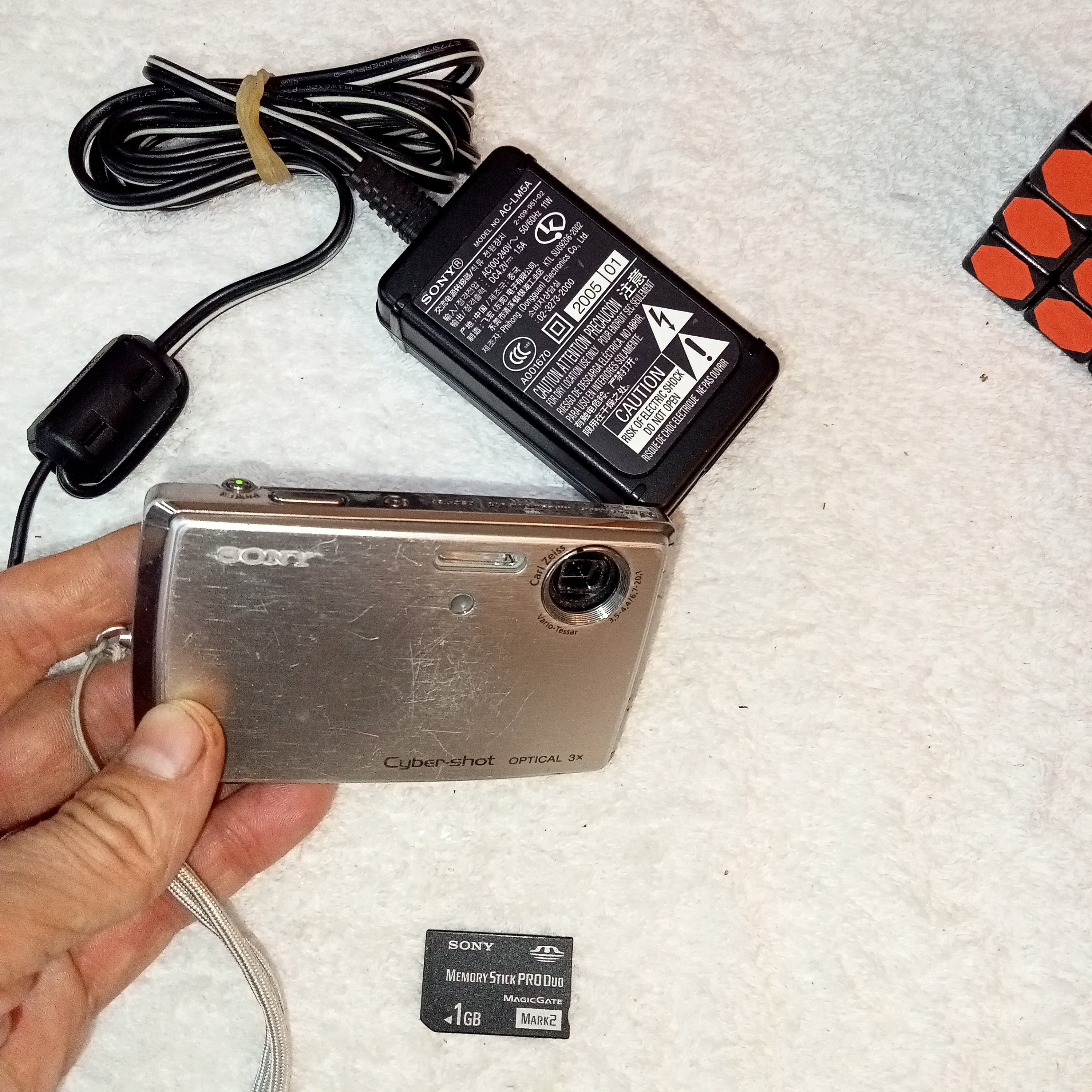 Sony Cybershot DSC-T33, Carl Zeiss Optics, Working Camera, 3x Zoom, 5.1 MP, Stylish Silver Camera, Charging, No Batteries - Etsy Sony Cybershot DSC-T33, Carl Zeiss Optics, Working Camera, 3x Zoom, 5.1 MP, Stylish Silver Camera, Charging, No Batteries - Etsy