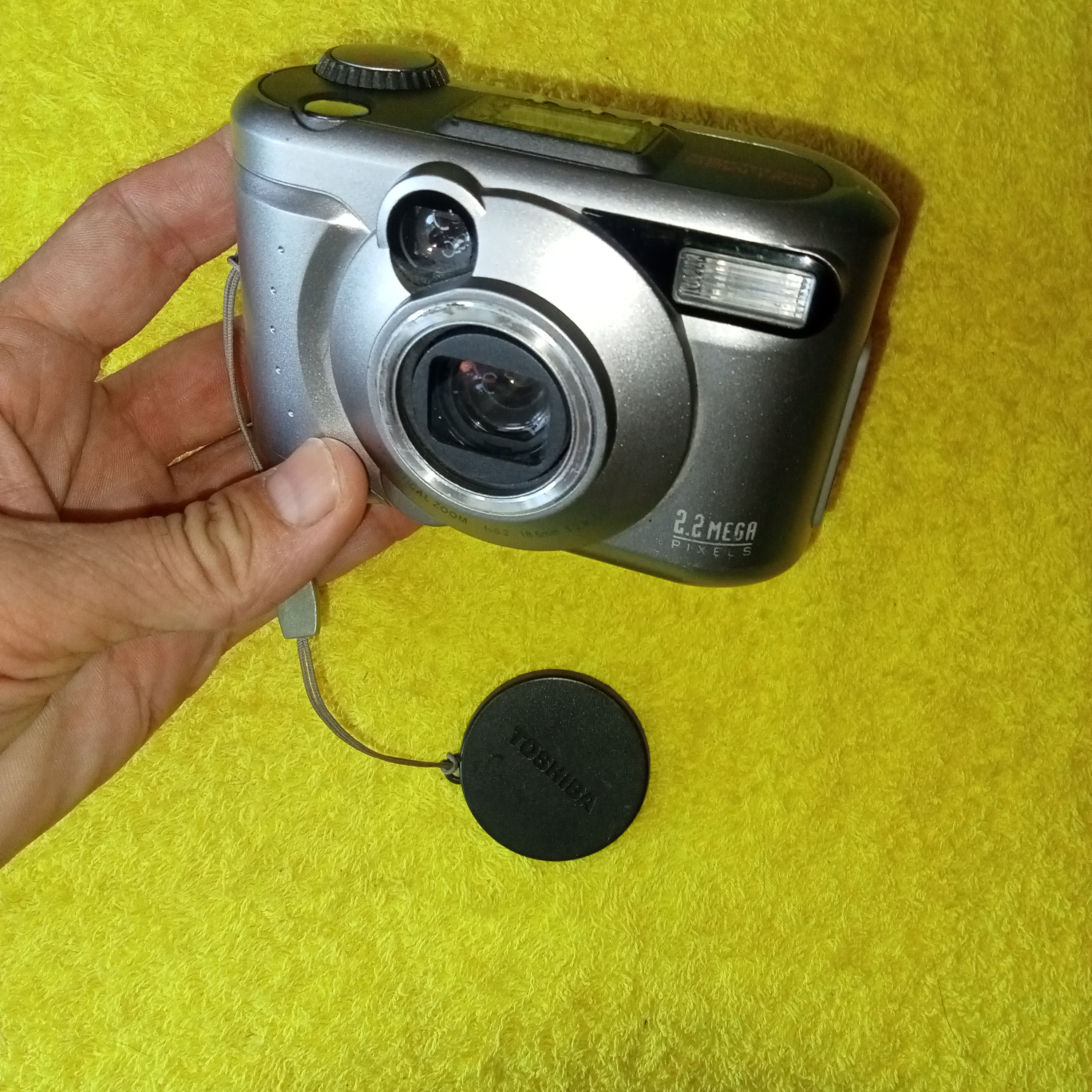 Working Digital Camera Toshiba PDR-M25, Vintage Stylish Working Digital Camera Toshiba PDR-M25, Vintage Stylish