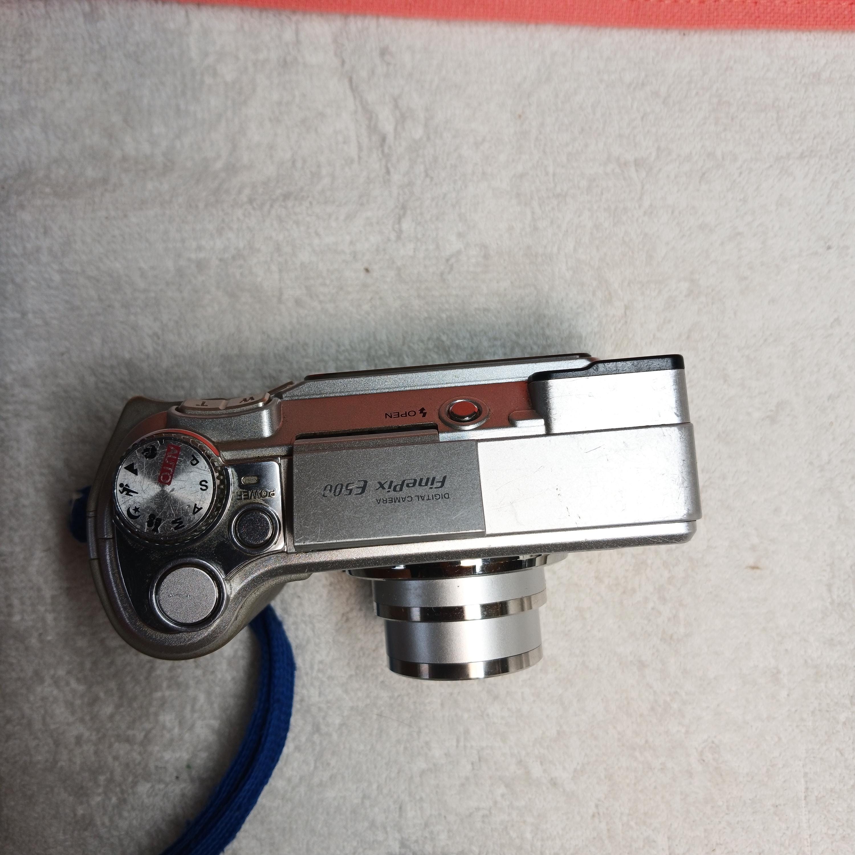 Working Vintage Fujifilm Finepix E500 Digital Camera – Y2K