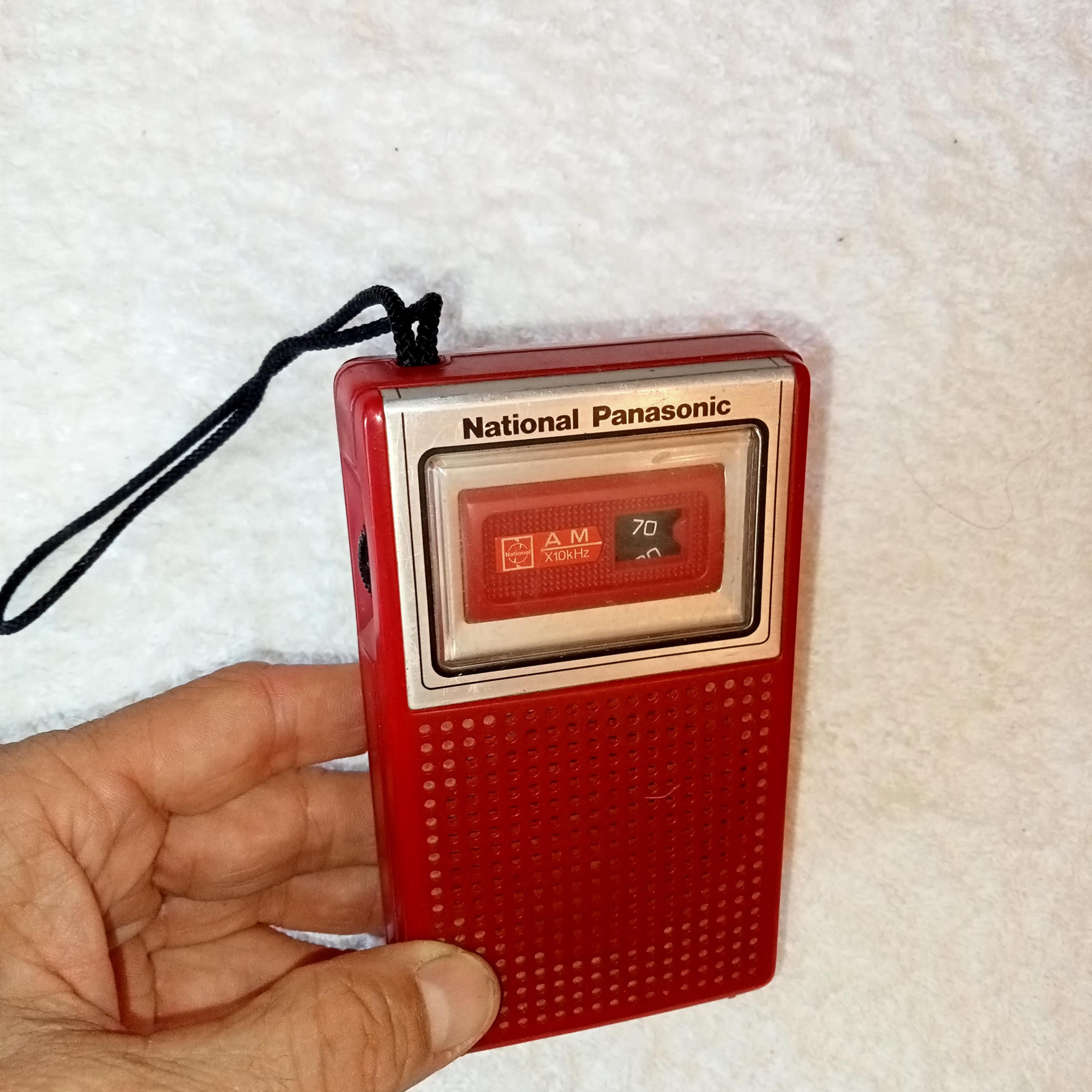 Working AM Compact Radio National Panasonic R-1019,rare Red