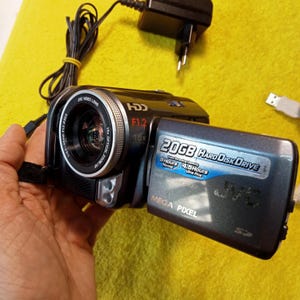 JVC GZ-MG40e video camera, hard disk camcorder, hdd 20 GB, working condition, jvc video lens optics, handycam, digital 15x zoom, hybrid,sd