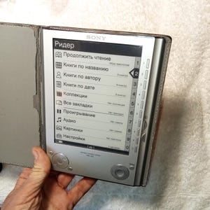 Libro electrónico Sony PRS-505, Sony 6", lector digital de 500 MB, edición táctil, menú en ruso.