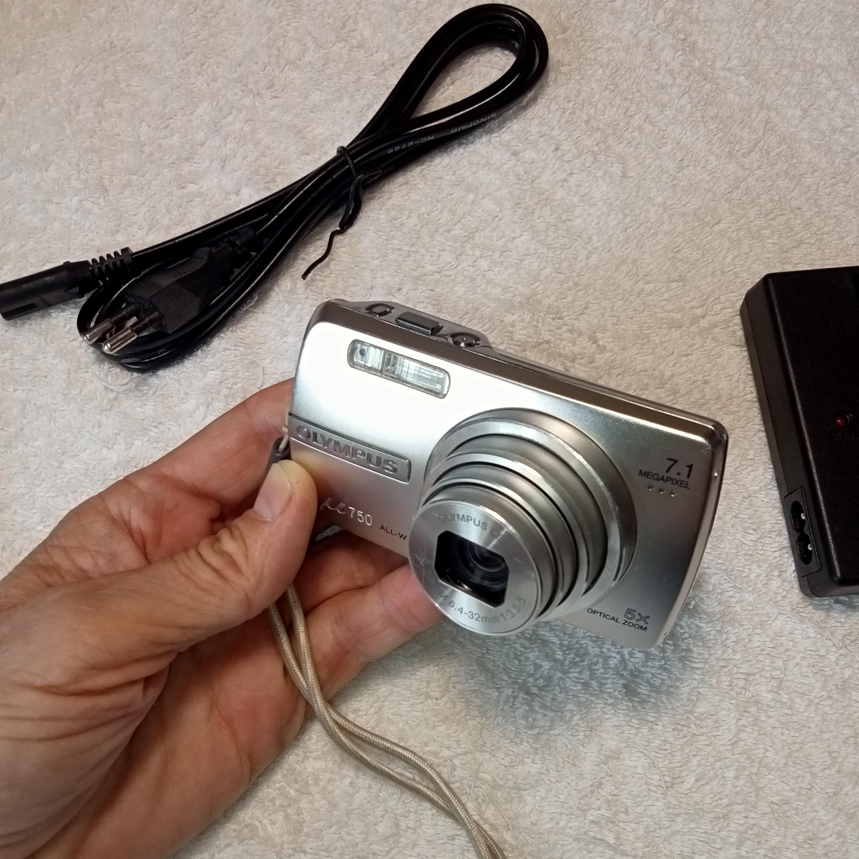 OLYMPUS μ750 オリンパス 7.1 MEGA PIXEL 5x OPTICAL ZOOM ALL-WEATHER