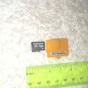 一部のオリンパスデジタルカメラでは、オリジナルのマイクロSDオリンパスMASD-1とマイクロSDHCトランセンド2GBメモリカードが動作します。