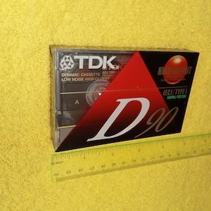 Vintage versiegelte Kassette für Tonbandgerät, Kompaktspieler TDK D-90, dynamische Kassette, normale Position, hergestellt in Japan, NOS versiegelte Kassette,