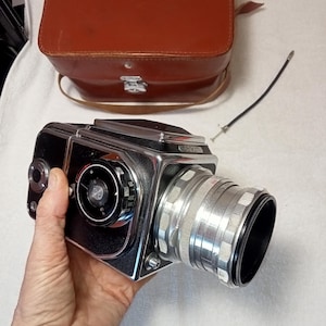 Rara macchina fotografica Salyut Arsenal d'epoca, funzionante, Russianblad, macchina fotografica sovietica degli anni '50 con obiettivo fotografico Industar-29 20/80, clone di una macchina fotografica Hasselblad