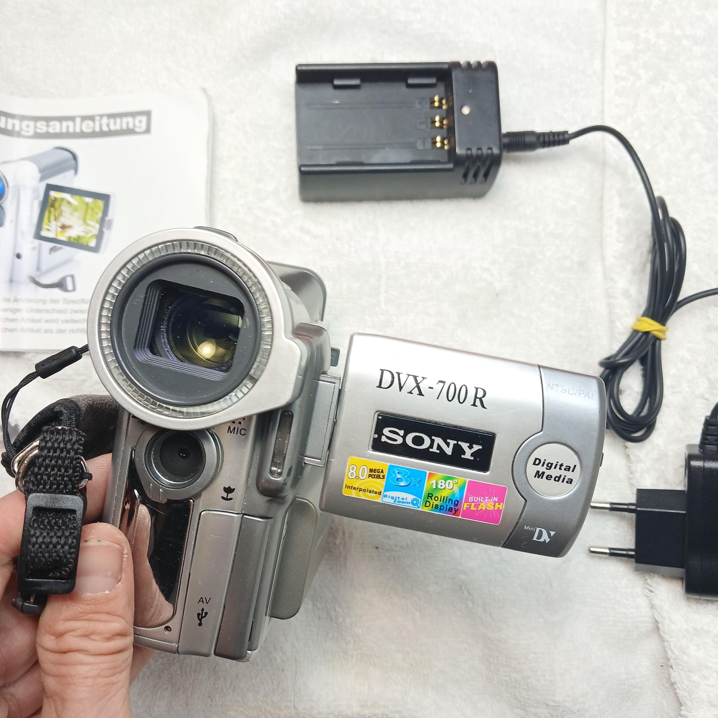 Vintage Working Condition,sony DVX-700R Digital Video Camera,8x