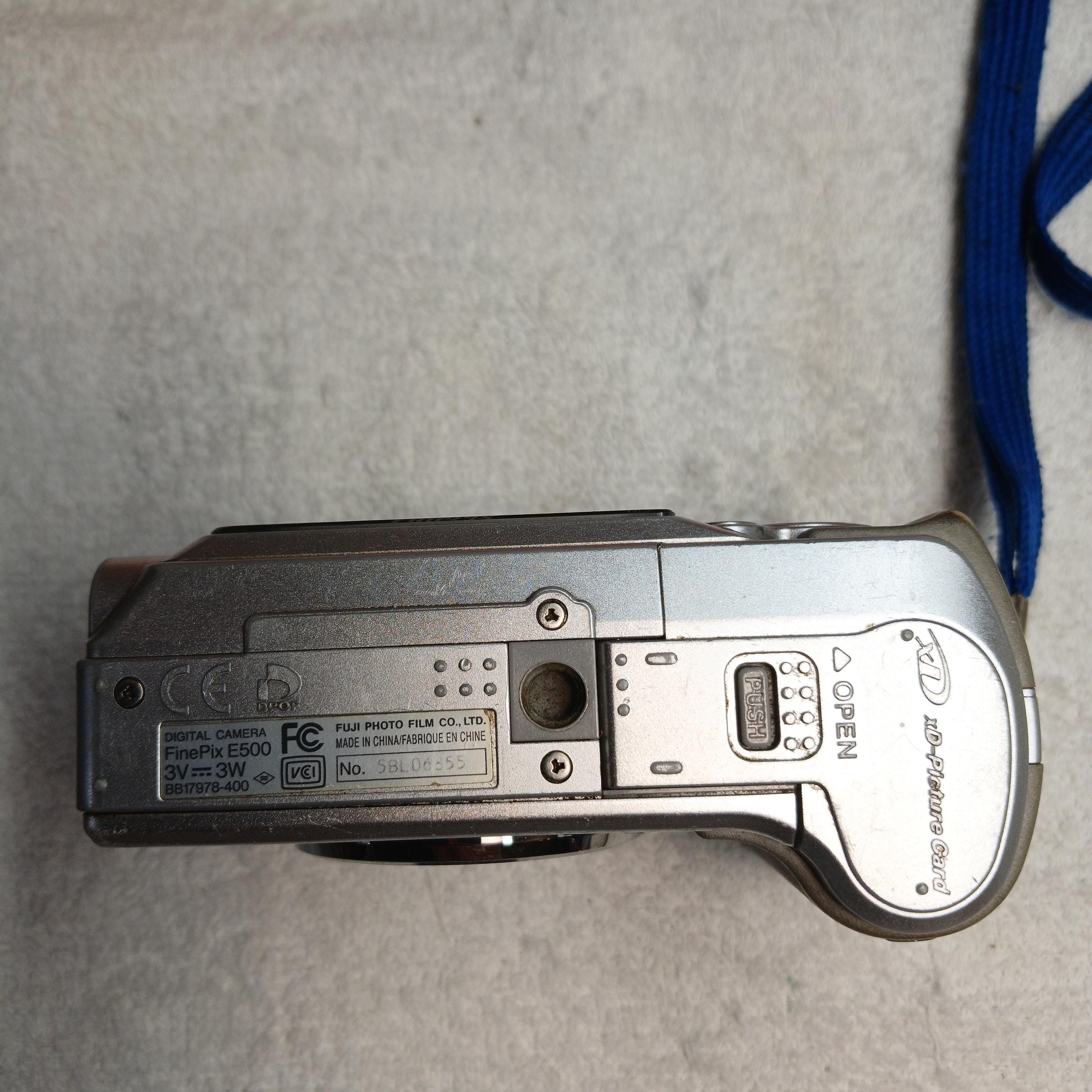 Working Vintage Fujifilm Finepix E500 Digital Camera – Y2K