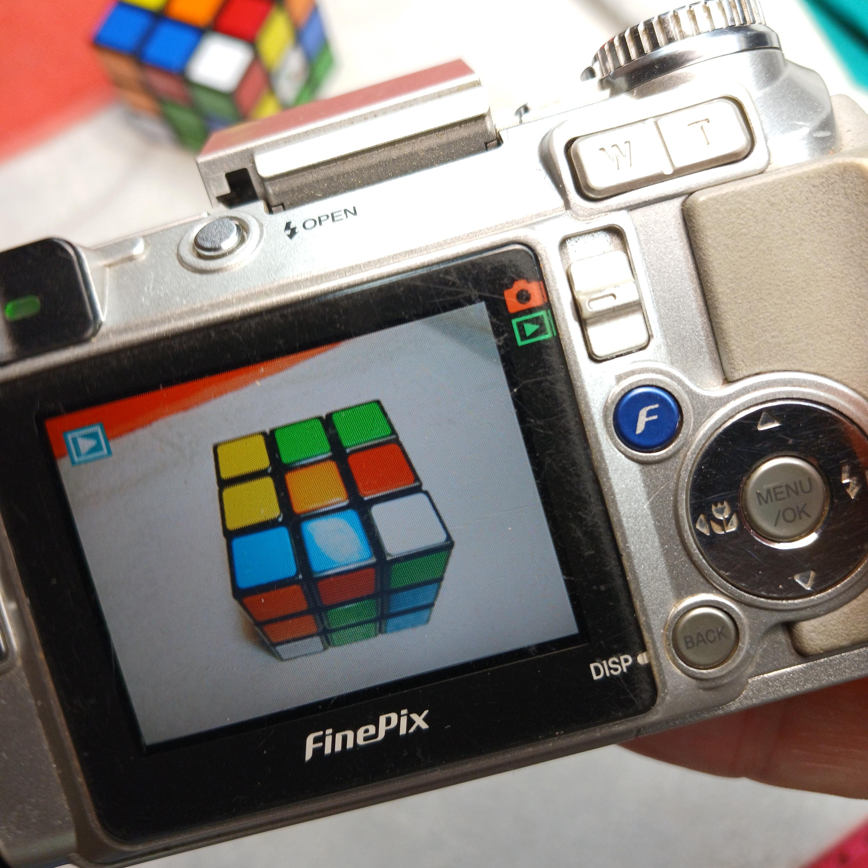 Working Vintage Fujifilm Finepix E500 Digital Camera – Y2K