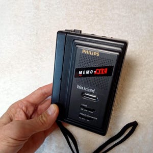 Working cassette tape recorder Philips AQ6390, memo rec, stylish cassette recorder, vintage elegant voice recorder