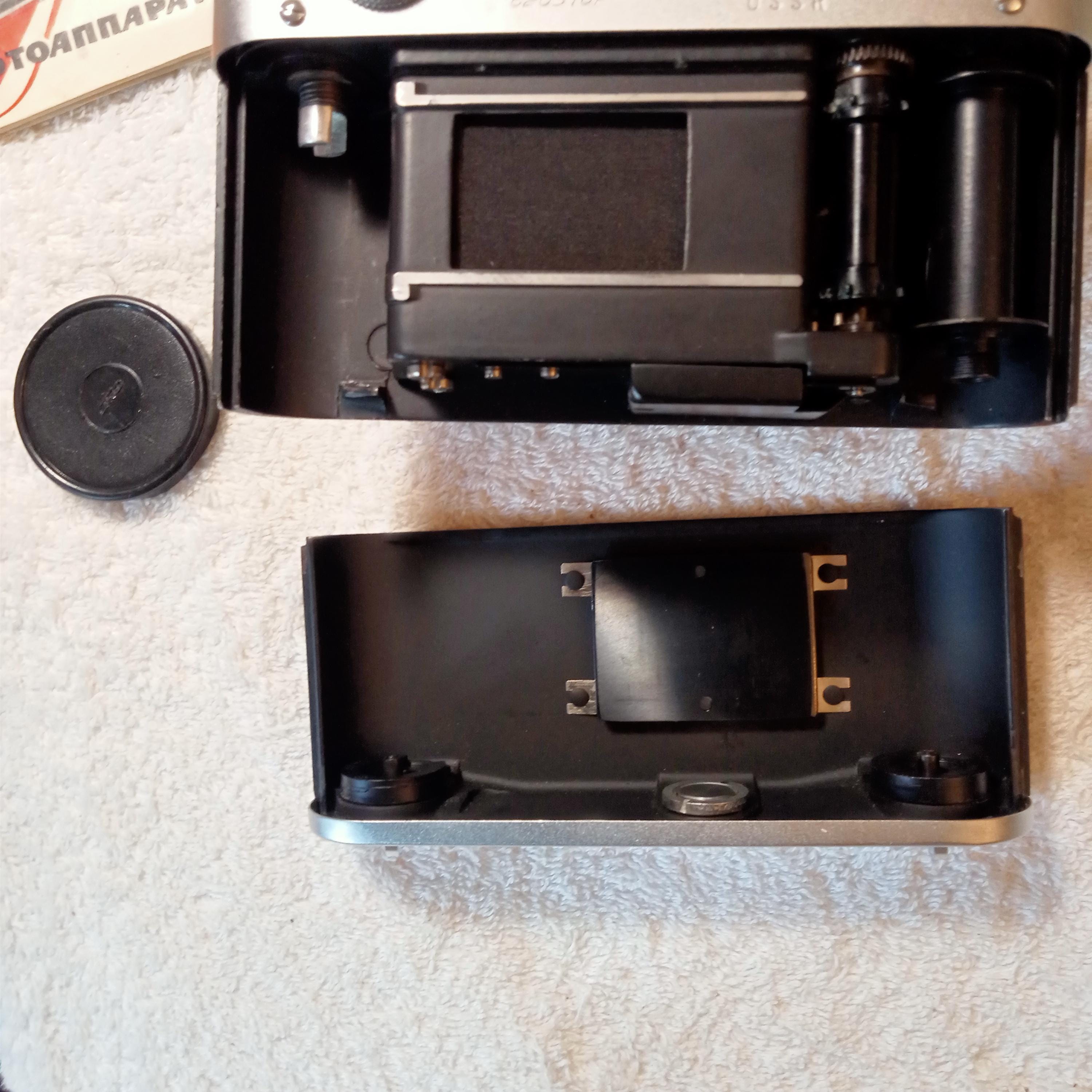 動作するソビエト製のビンテージフィルムカメラ Zorki-4、Industar-50