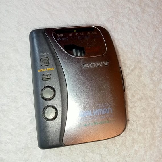 ポータブルプレーヤー SHARP MD-MT100 & SONY WALKMAN WM-EX500 Sony Walkman WM-EX102 Portable Cassette Player