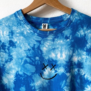 Maglietta Louis Tomlinson, logo sorridente, Tie Dye Custom