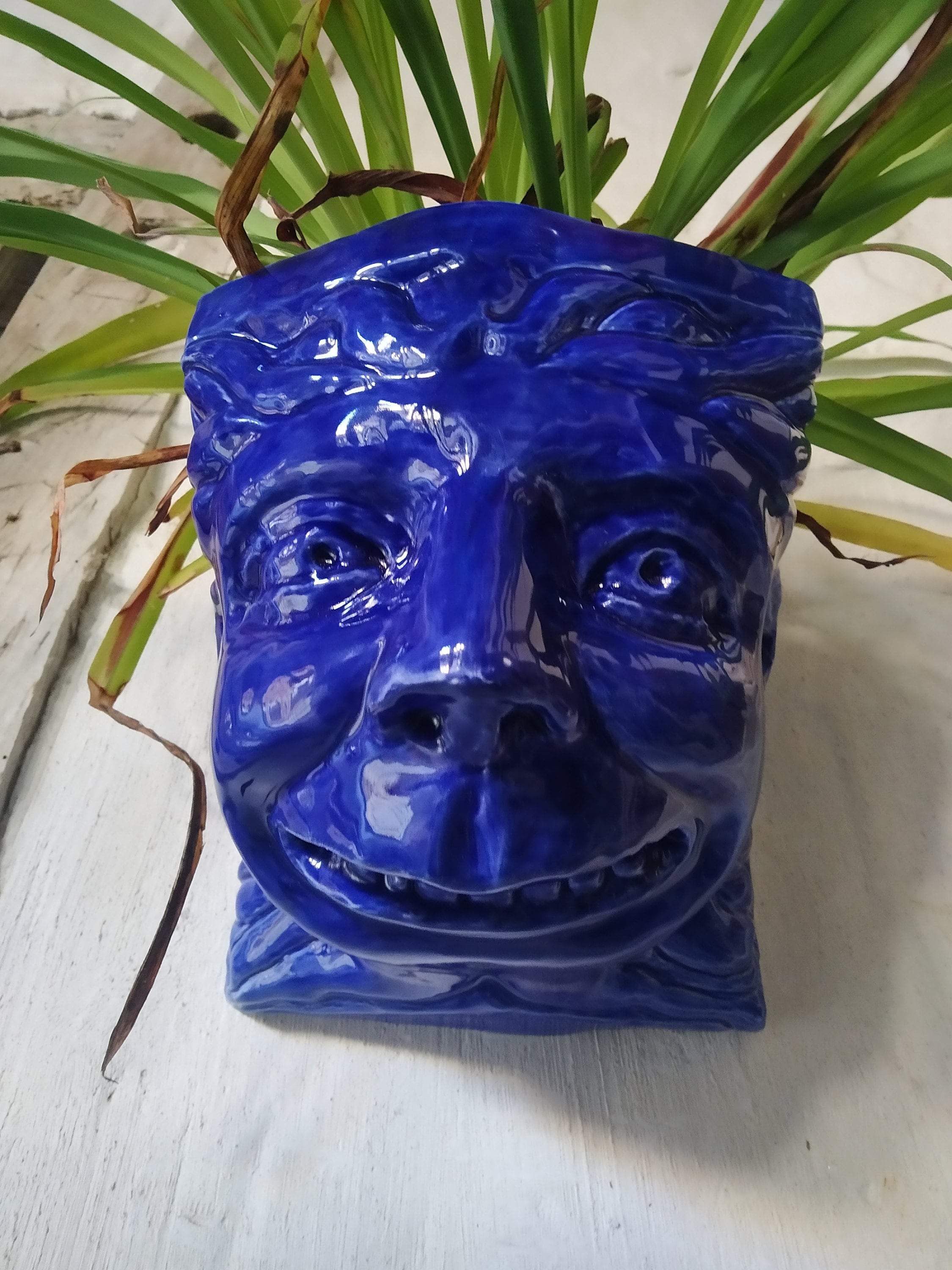 Sculpture Terre Cuite Décorative Gargouille Représentant Le Fou de La Salvayre