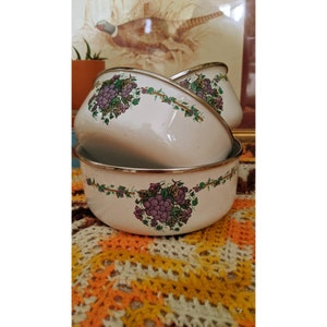 vintage grape enamel coated metal bowls, vintage kitchen, vintage bowls, kitschy bowls