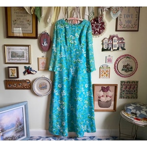 70er Jahre Vintage Handmade Flower Power Maxikleid mit Blumenmuster lange Ärmel