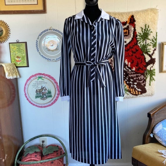 70’s/80’s vintage union made striped black & whit… - image 4