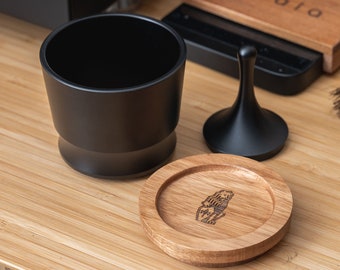 Dosing cup Blind Tumbler, Shaker style with wood lid