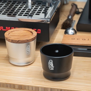 Dosing cup Blind Tumbler, Shaker style with wood lid zdjęcie 1