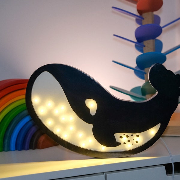 Houten nachtlampje | walvis | Lampje | USB-A-poort | om op te hangen of in de kinderkamer te plaatsen