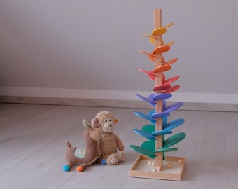 Sound tree | 73 cm high | 30 sheets | 10 marbles