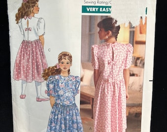 New and uncut, Butterick 4761 Fast & Easy girls size 12-14 vintage 1990 dress