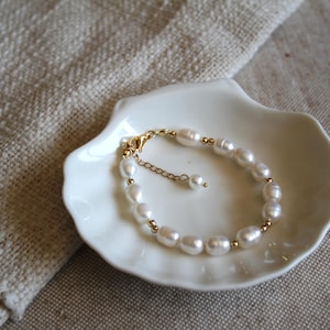 Fresh water Pearl beaded bracelet delicate gold beaded bracelet cultured Pearl handmade dainty white jewellery