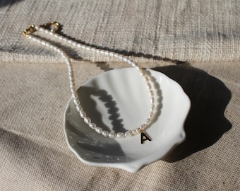 Collar con colgante de perla de agua dulce con inicial, nombre, letra, cuentas, hecho a mano, joyería de oro de agua dulce personalizada