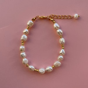 Fresh water Pearl beaded bracelet delicate gold beaded bracelet cultured Pearl handmade dainty white jewellery