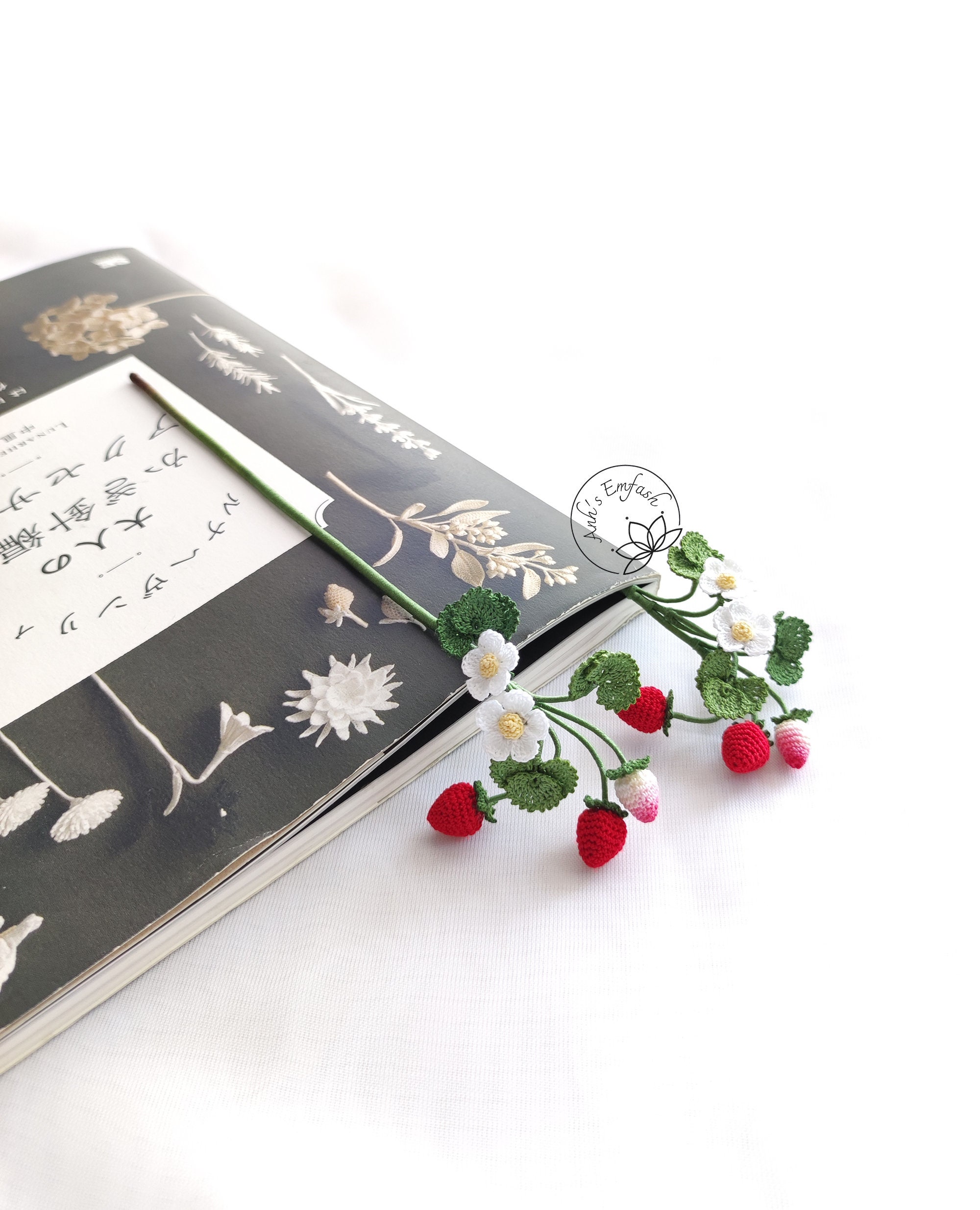 Crochet Strawberry Bookmark, Handmade Strawberry  Bookmark, Micro Crochet Floral Bookmark, Vintage Gift, Mother's Day Gift