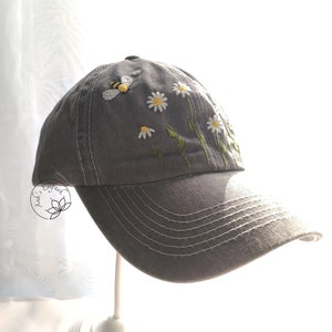 Hand Embroidery Daisy And Bee Hat Baseball Cap Floral Denim Cap hand-embroidery-daisy-and-bee-hat-baseball-cap-floral-denim-cap